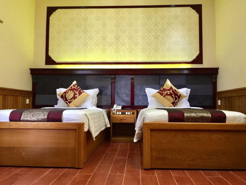 Palace Hotel Mandalay Exterior foto