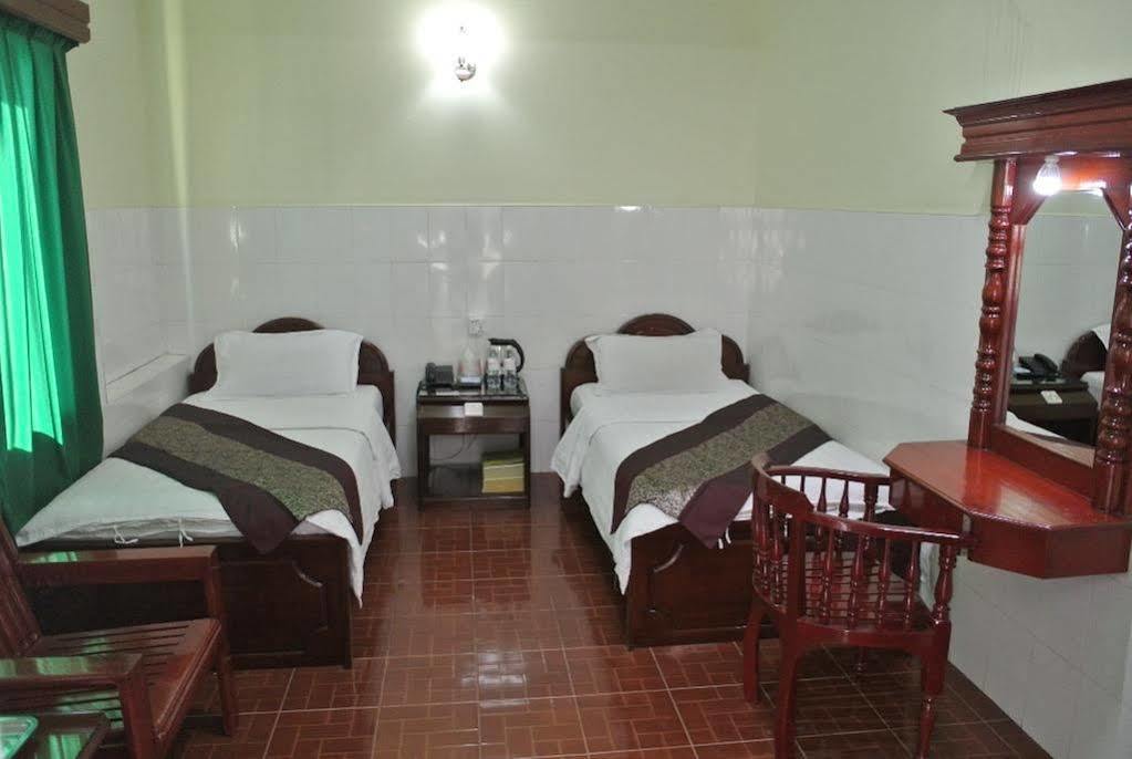 Palace Hotel Mandalay Exterior foto